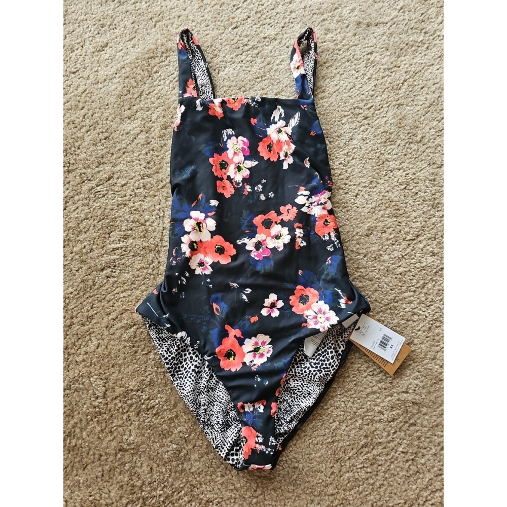 Volcom Women's Black Leaf It Be One Piece Swimsuit Size XS